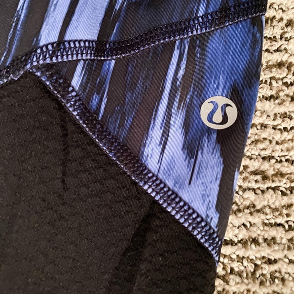 Lulu Lemon Crop Leggings - Picture 3 of 5